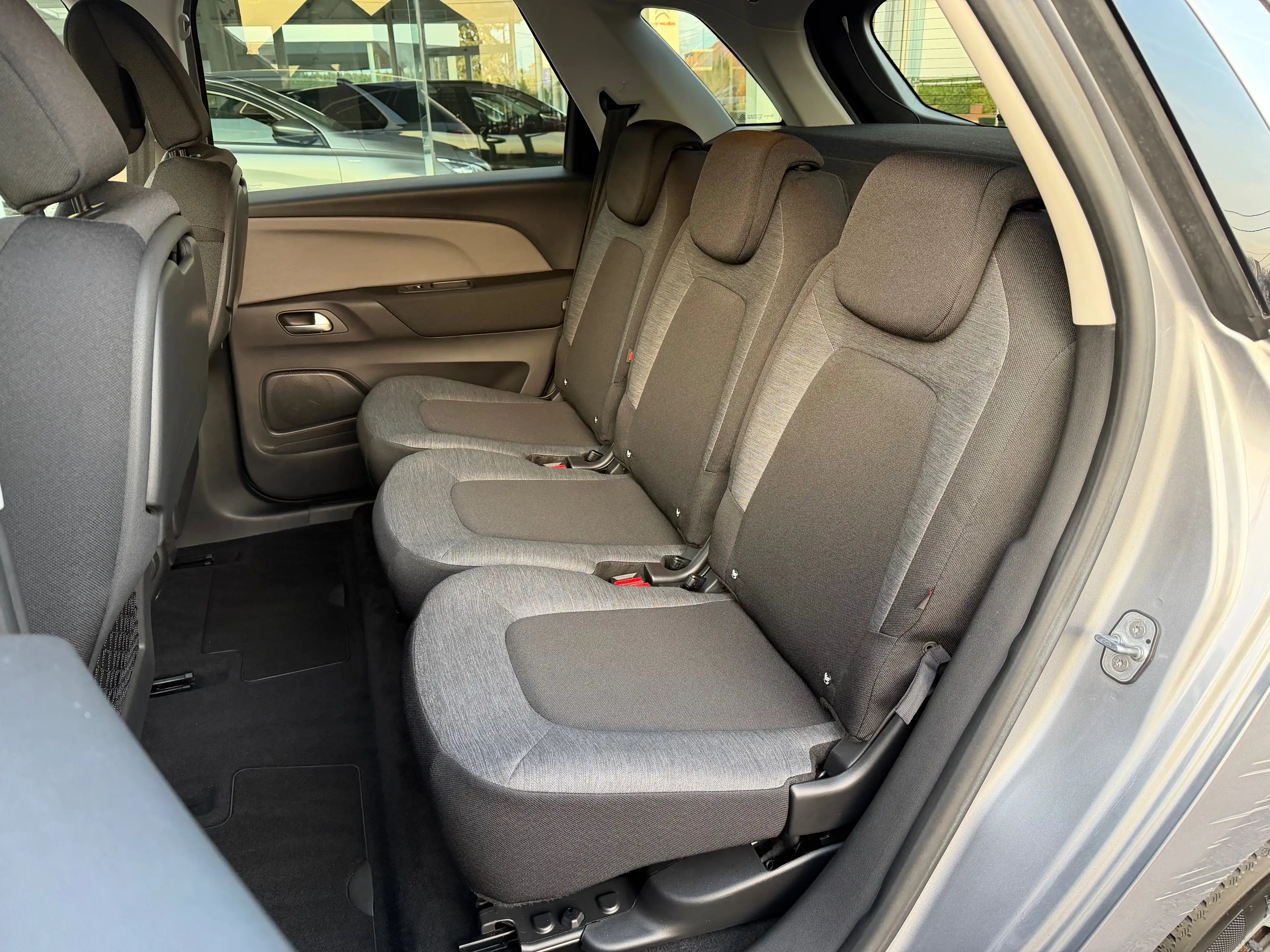 Citroen C4 SpaceTourer 1.2 Essence * Carnet Complet * Marchand/Export * — photo 10