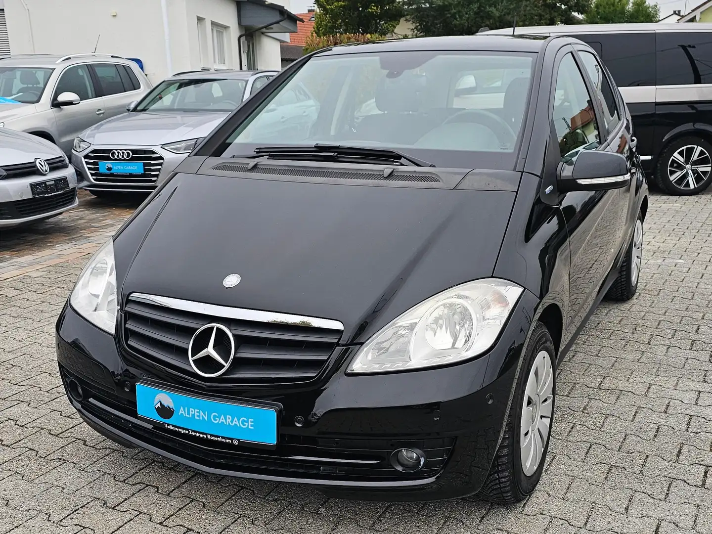 Mercedes-Benz A 180 *A*180*1.Hand*Rentner*Scheckheft*Klima*SHZ*2xPDC* Schwarz - 1