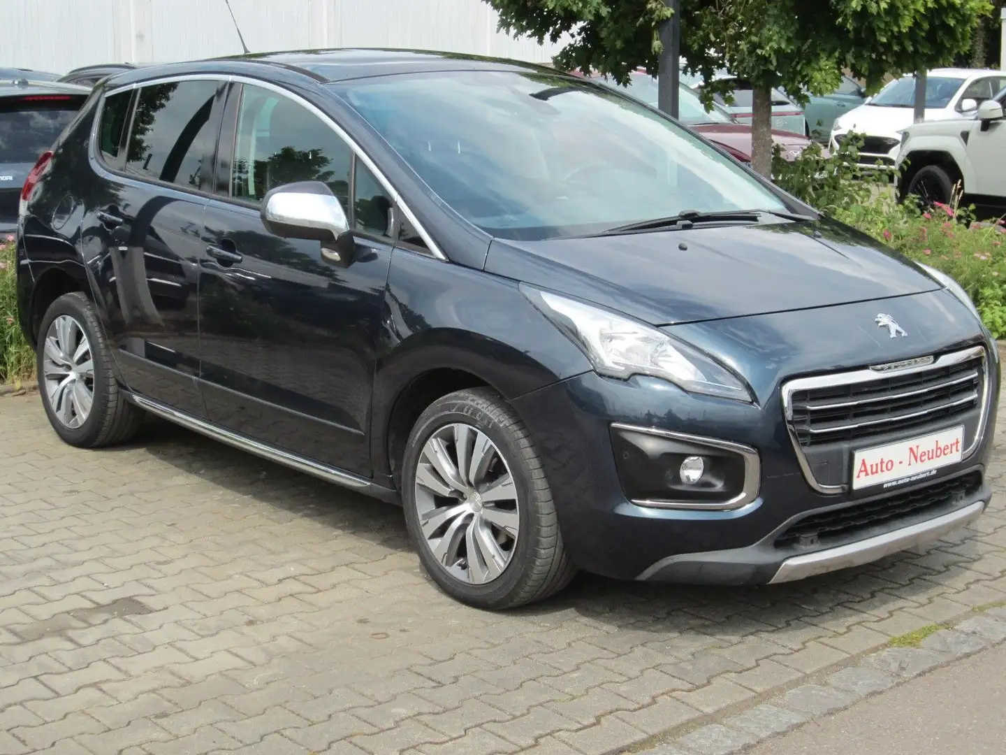Peugeot 3008 Allure 1.6 e-HDI *1.Hand*Automatik*PANO*PDC Blue - 2