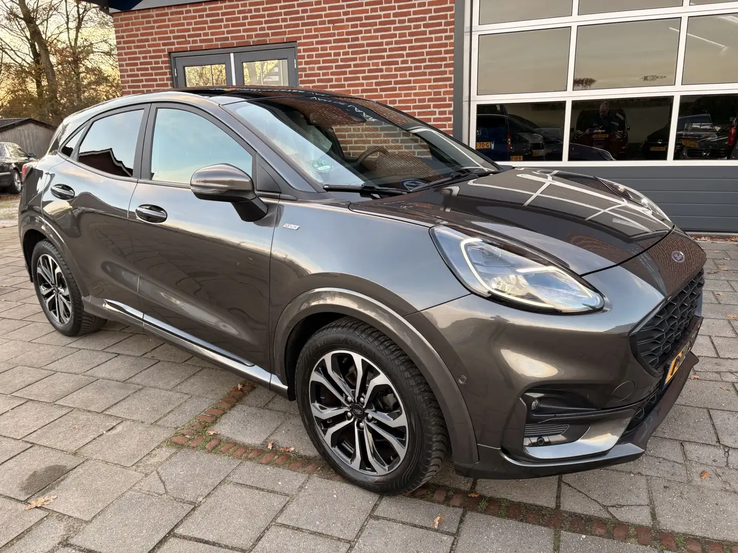 Ford Puma 1.0 EcoBoost Hybrid ST-Line X 155pk! ( Panoramadak Grijs - 2