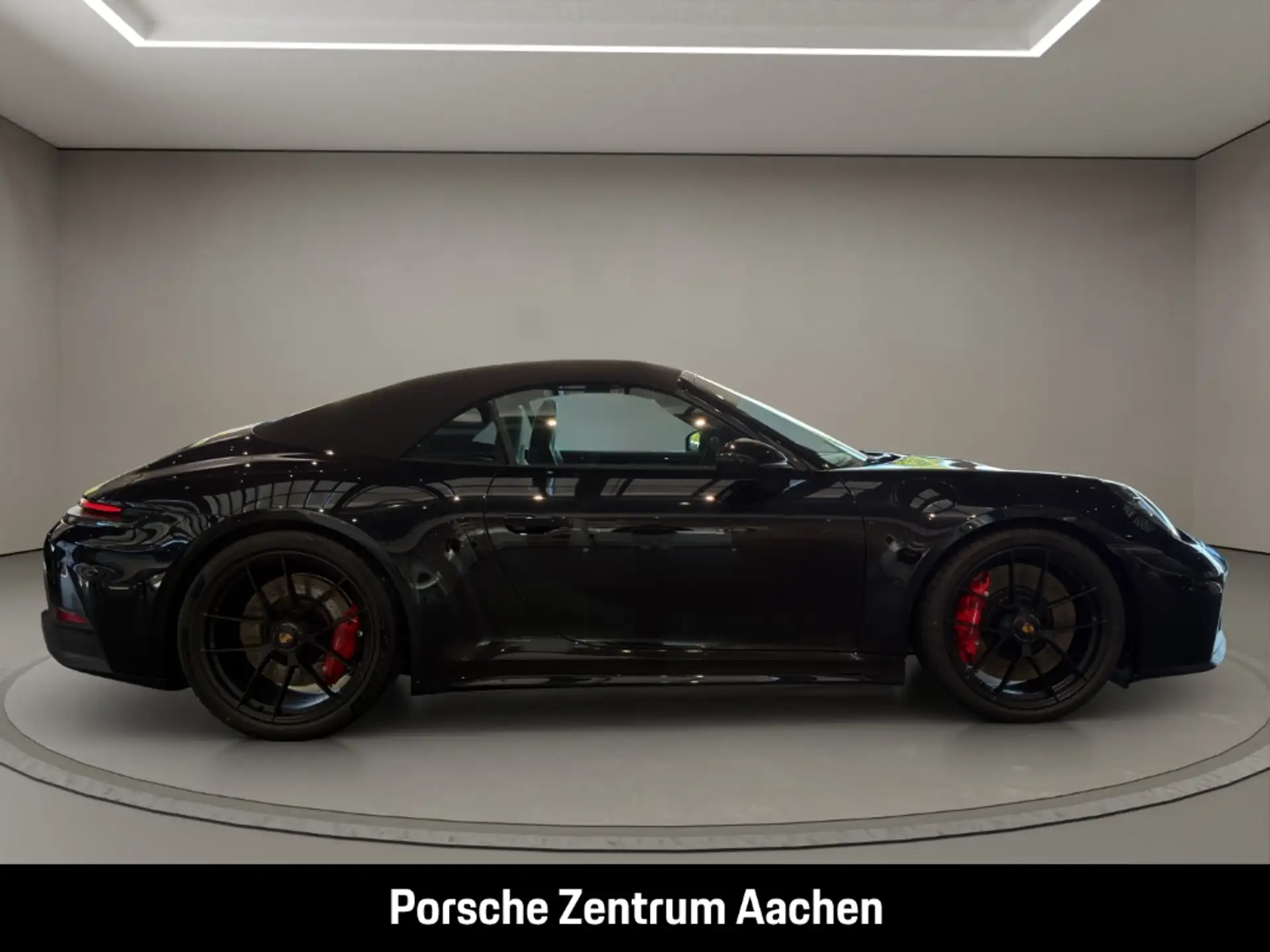 포르쉐 911 Carrera 4 GTS Cabriolet 2026 검정 사진 7