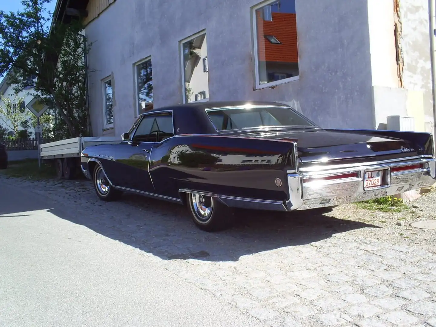 Buick Electra Coupe Black - 1