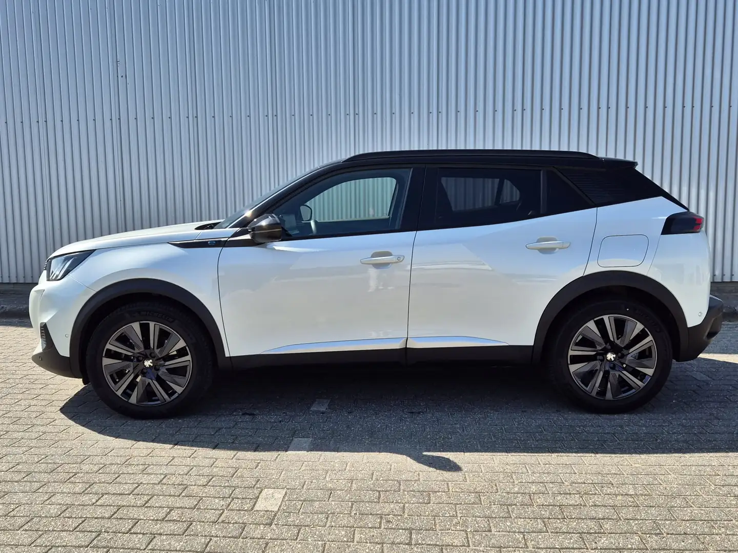 Peugeot 2008 GT elektrisch | 18" lichtmetalen velgen two tone z Wit - 2