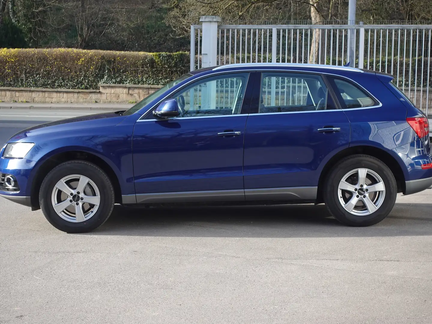 Audi Q5 2.0 TDI quattro MMI Navi Klimaautomatik Bleu - 2