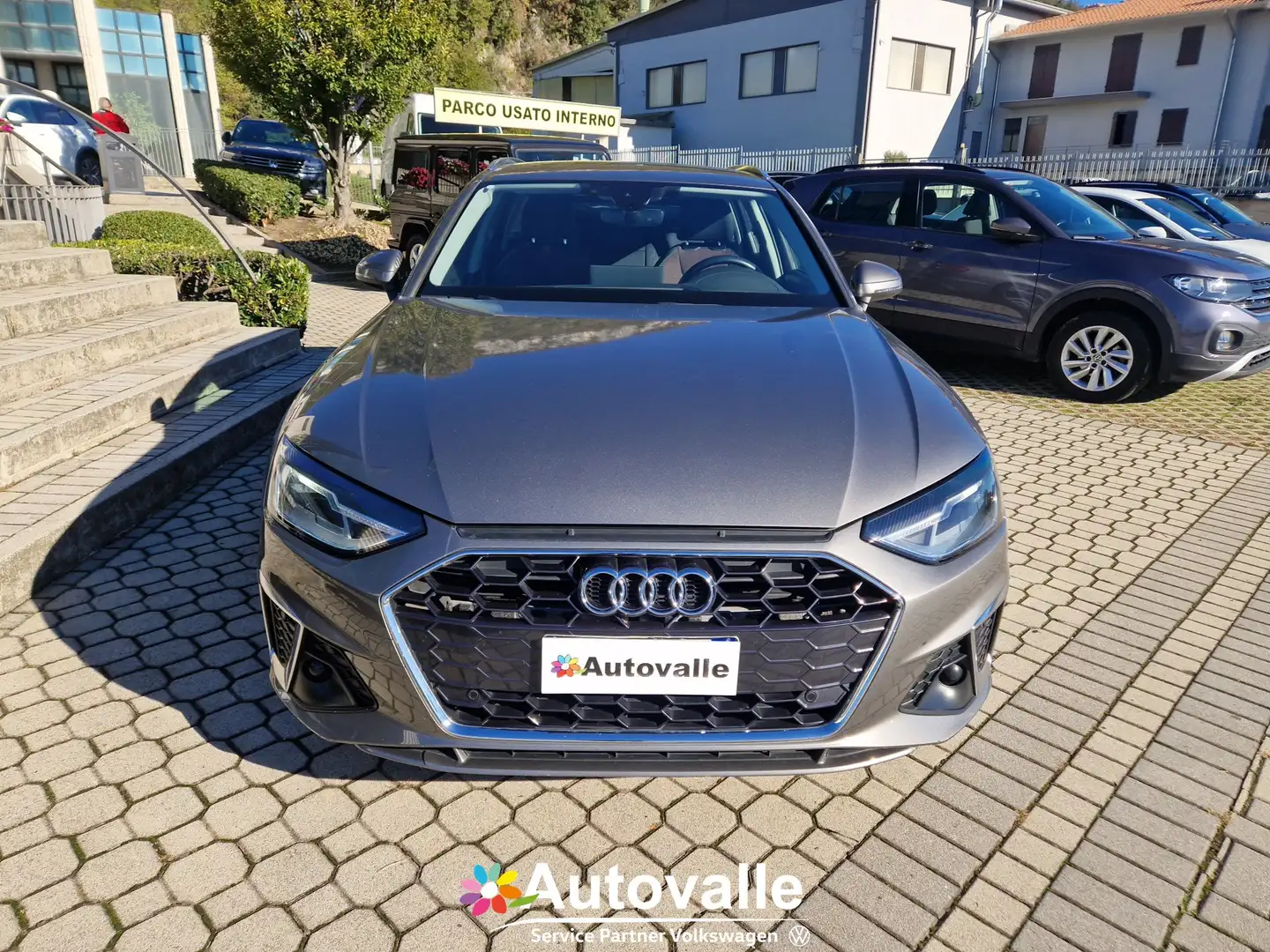 Audi A4 A4 Avant 30 TDI/136 CV S tronic S line edition Grigio - 2