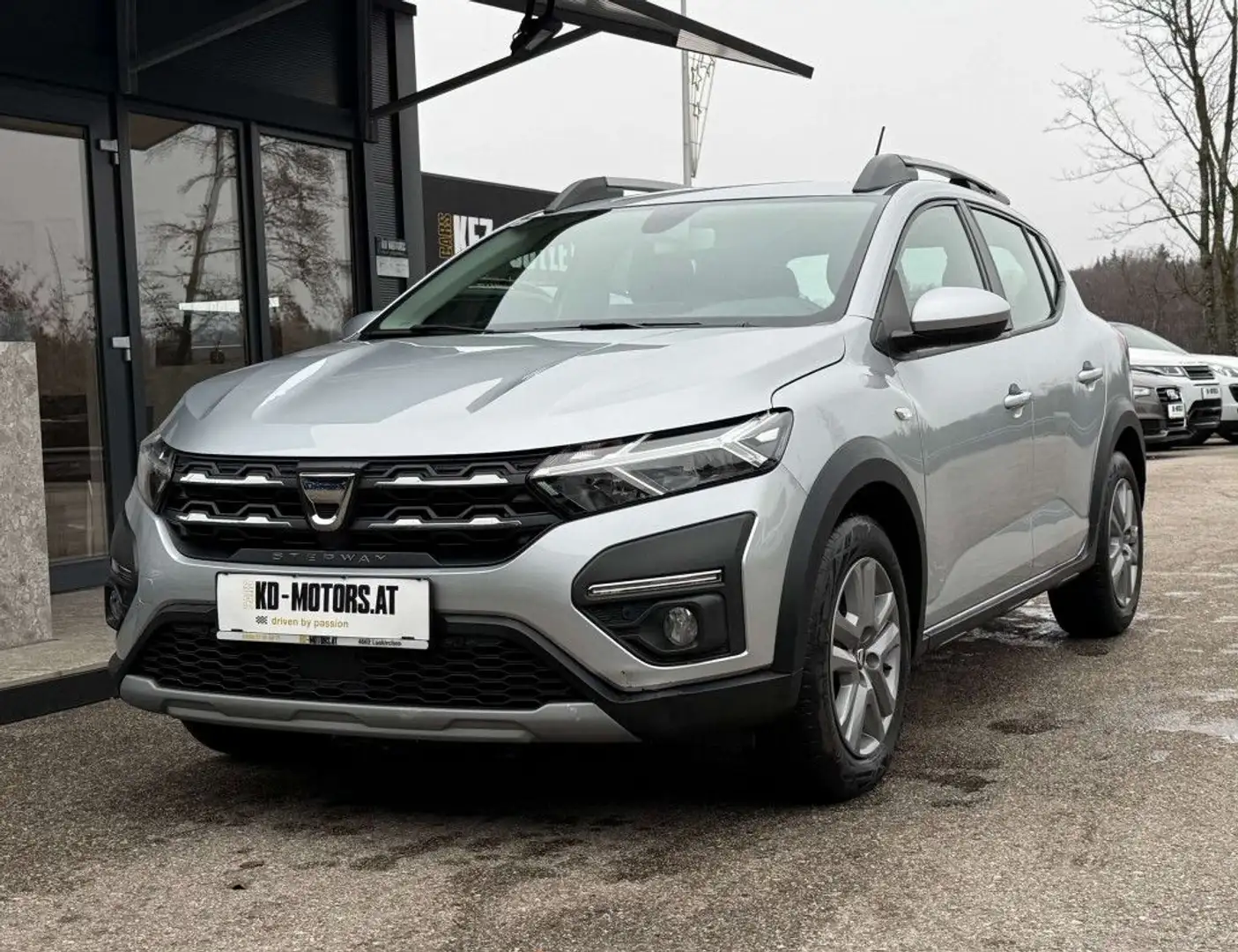 Dacia Sandero Stepway Comfort Aut.*1.Besitz*RFK*Navi* Grau - 1