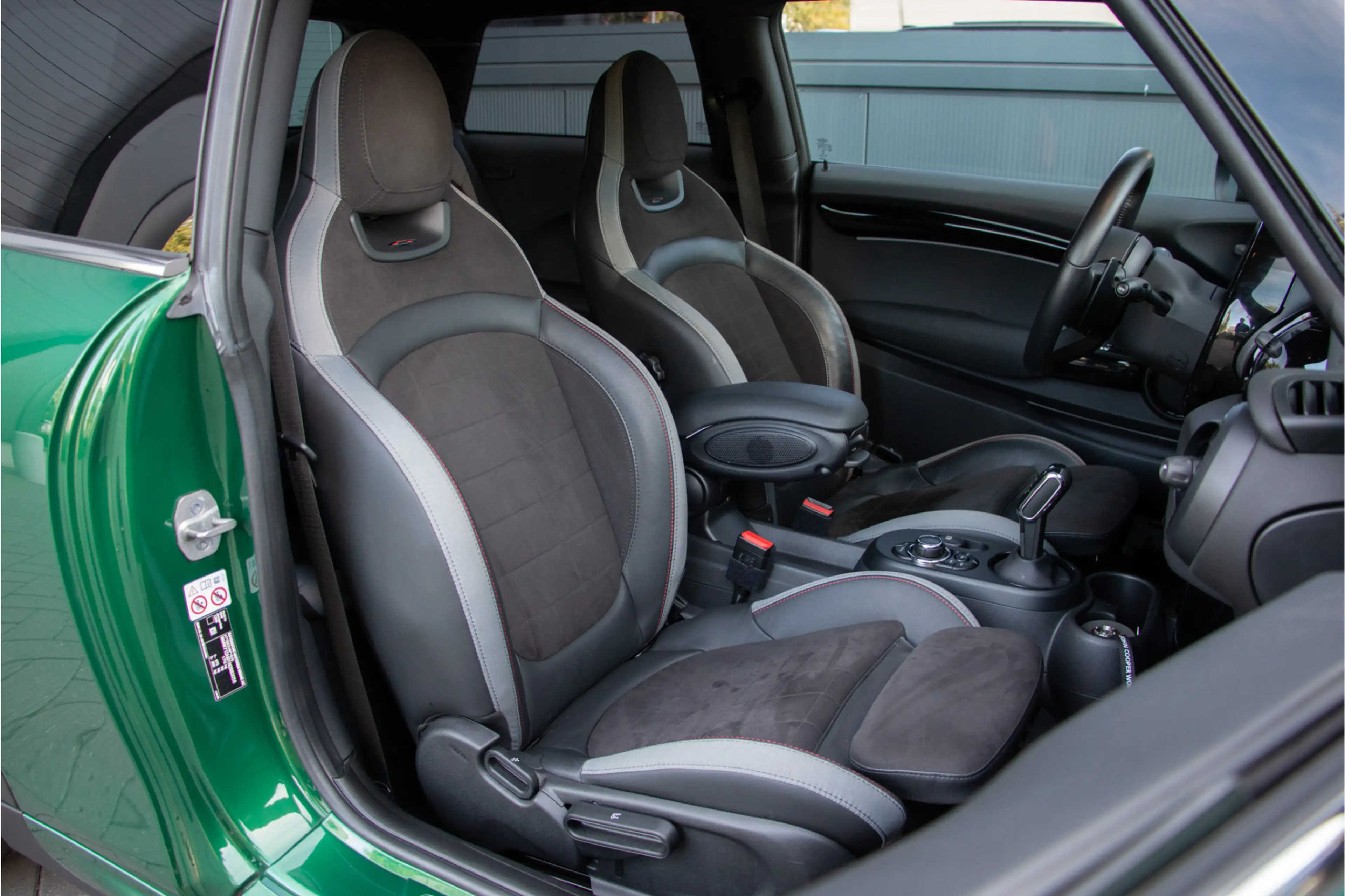 MINI John Cooper Works 3-Deurs 2.0 231PK | Pro Exhaust | Pano | ACC | HUD — photo 14