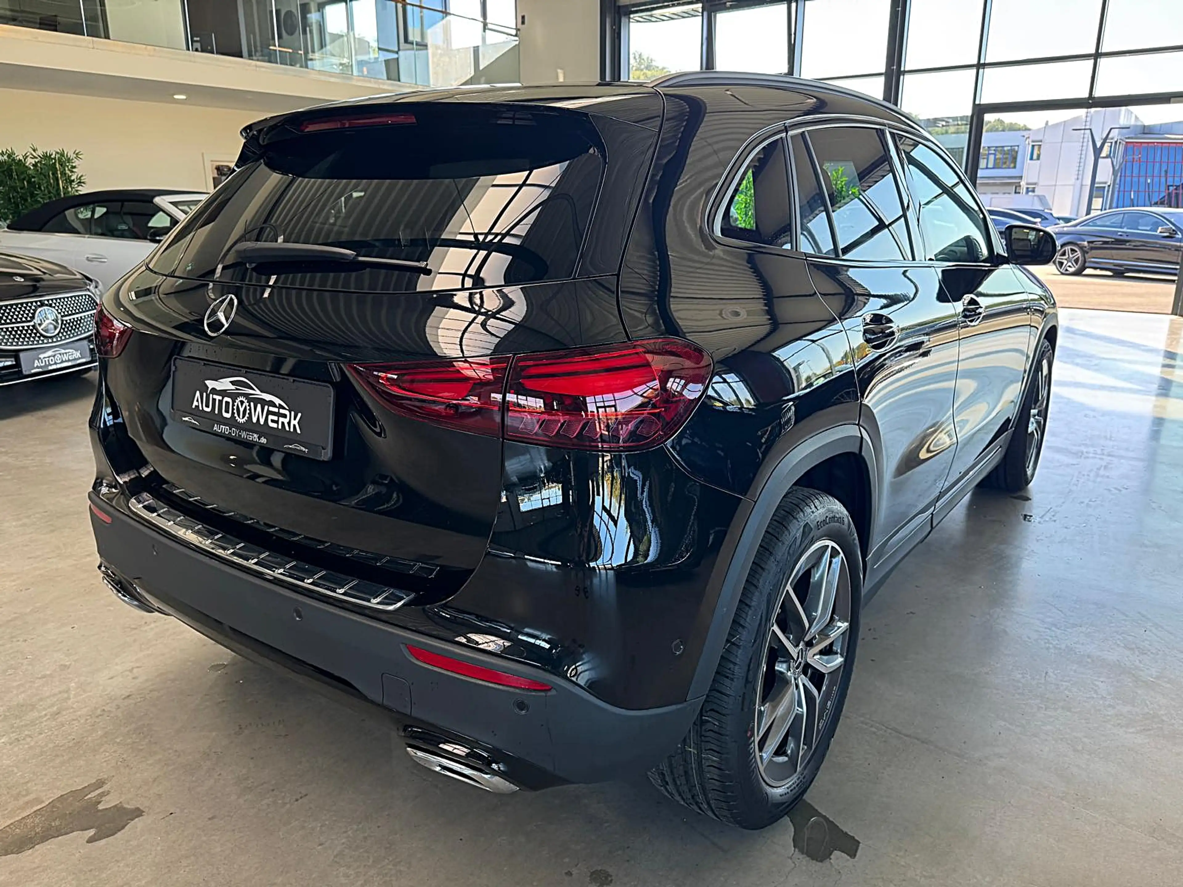 Mercedes-Benz GLA 220 4Matic AHK Pano Distronik — photo 7