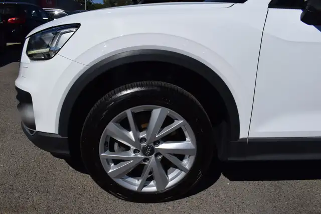 Audi Q2 view 10