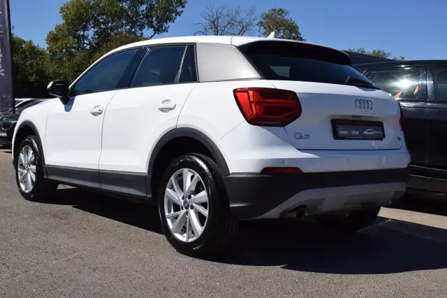 Audi Q2 view 7