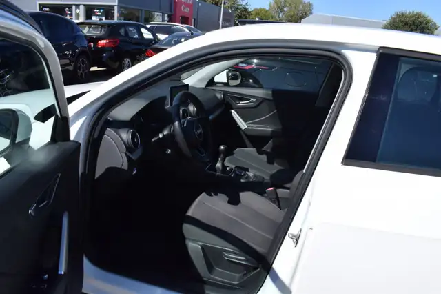 Audi Q2 view 11