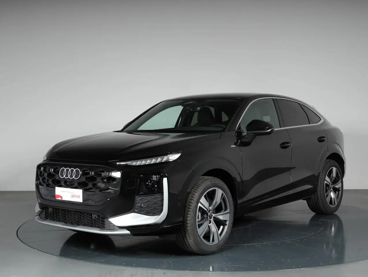 Audi Q3 2.0 tfsi Business quattro 204cv s-tronic — photo 1 of 14