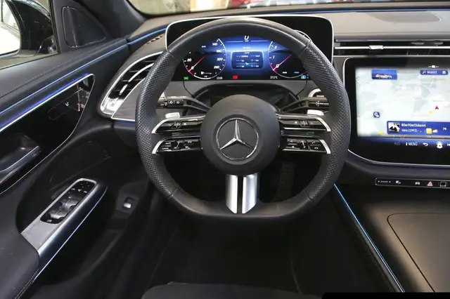 Mercedes-Benz E-Class view 12