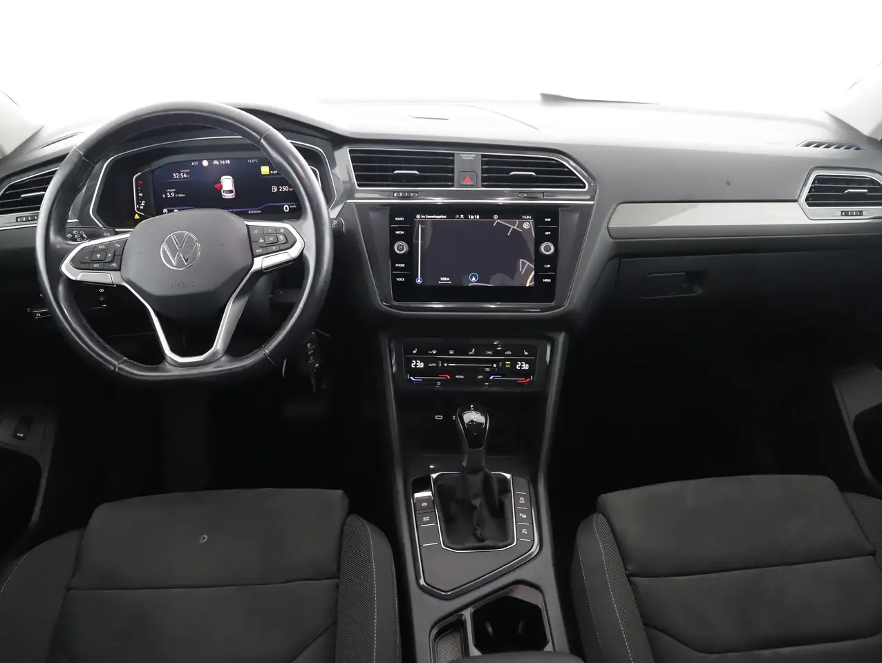 Volkswagen Tiguan Allspace 2.0 TDI Life ASSIST+CARPLAY+LED 12