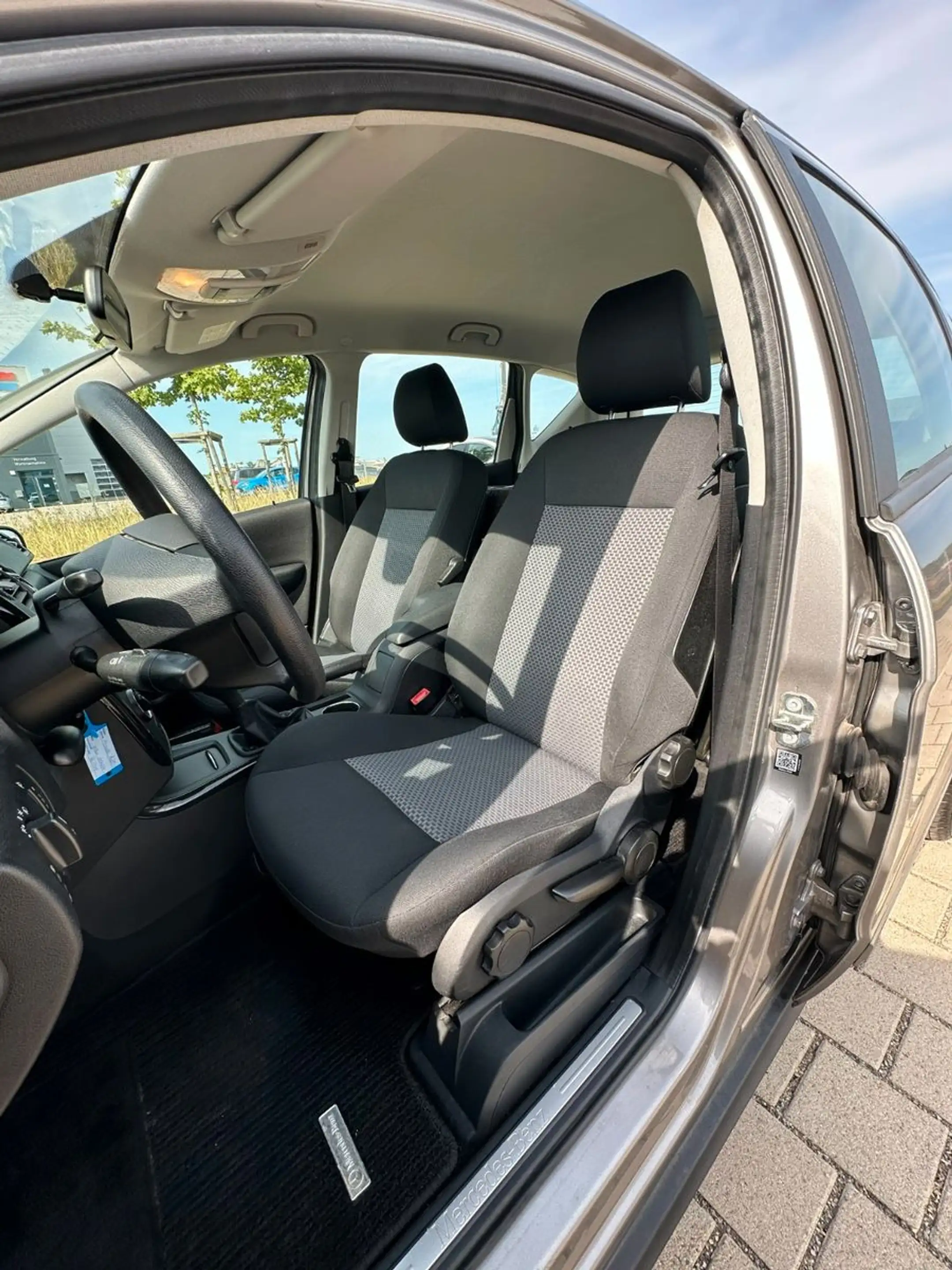 Mercedes-Benz A 200 nur 46 Tkm Tüv/Au neu — photo 9