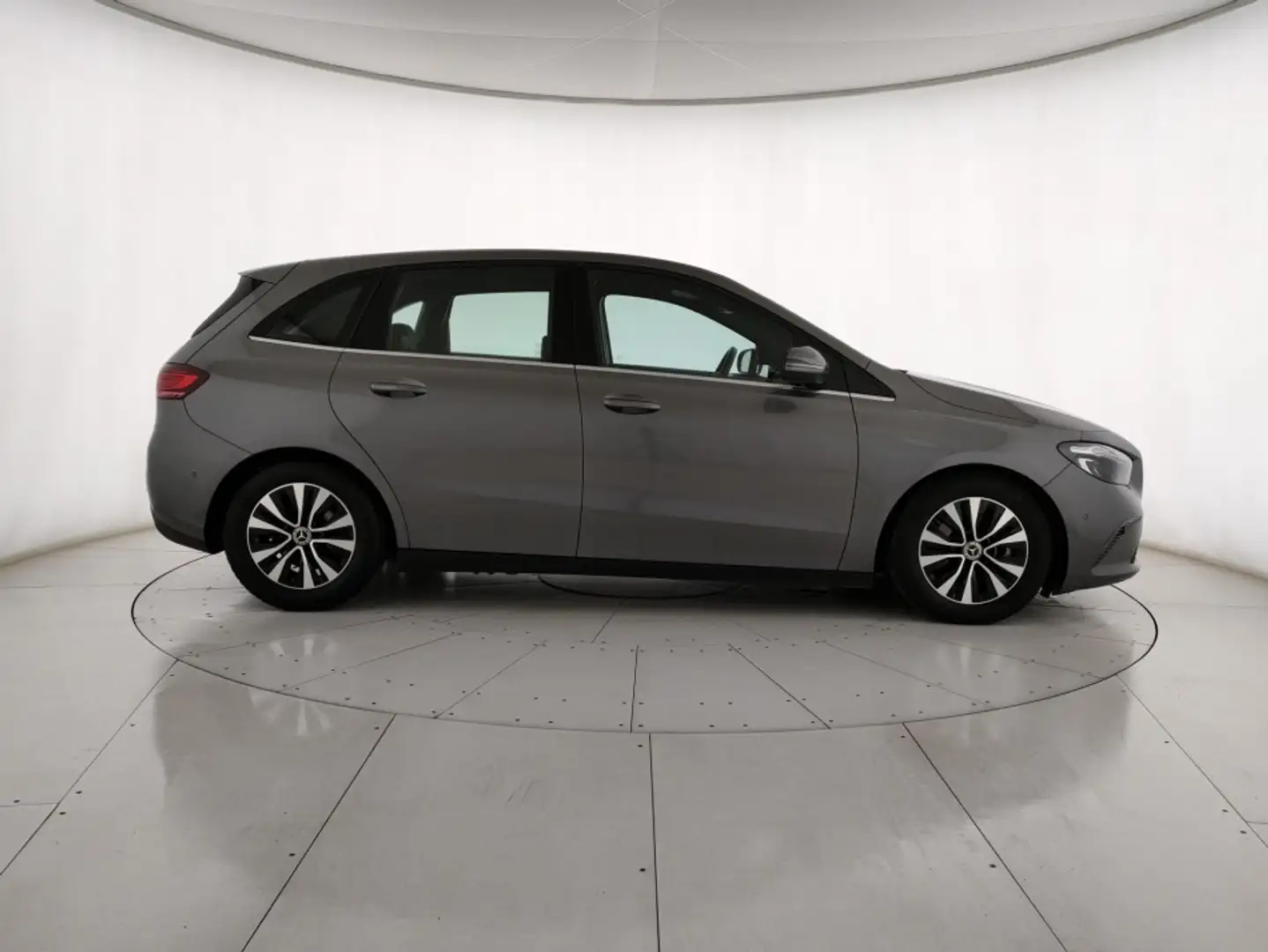 Mercedes-Benz B 180 B 180 d Advanced auto Grigio - 2