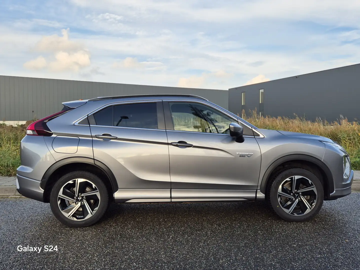 Mitsubishi Eclipse Cross 2.4 PHEV Executive In absolute nieuwstaat, Hybride Grijs - 2