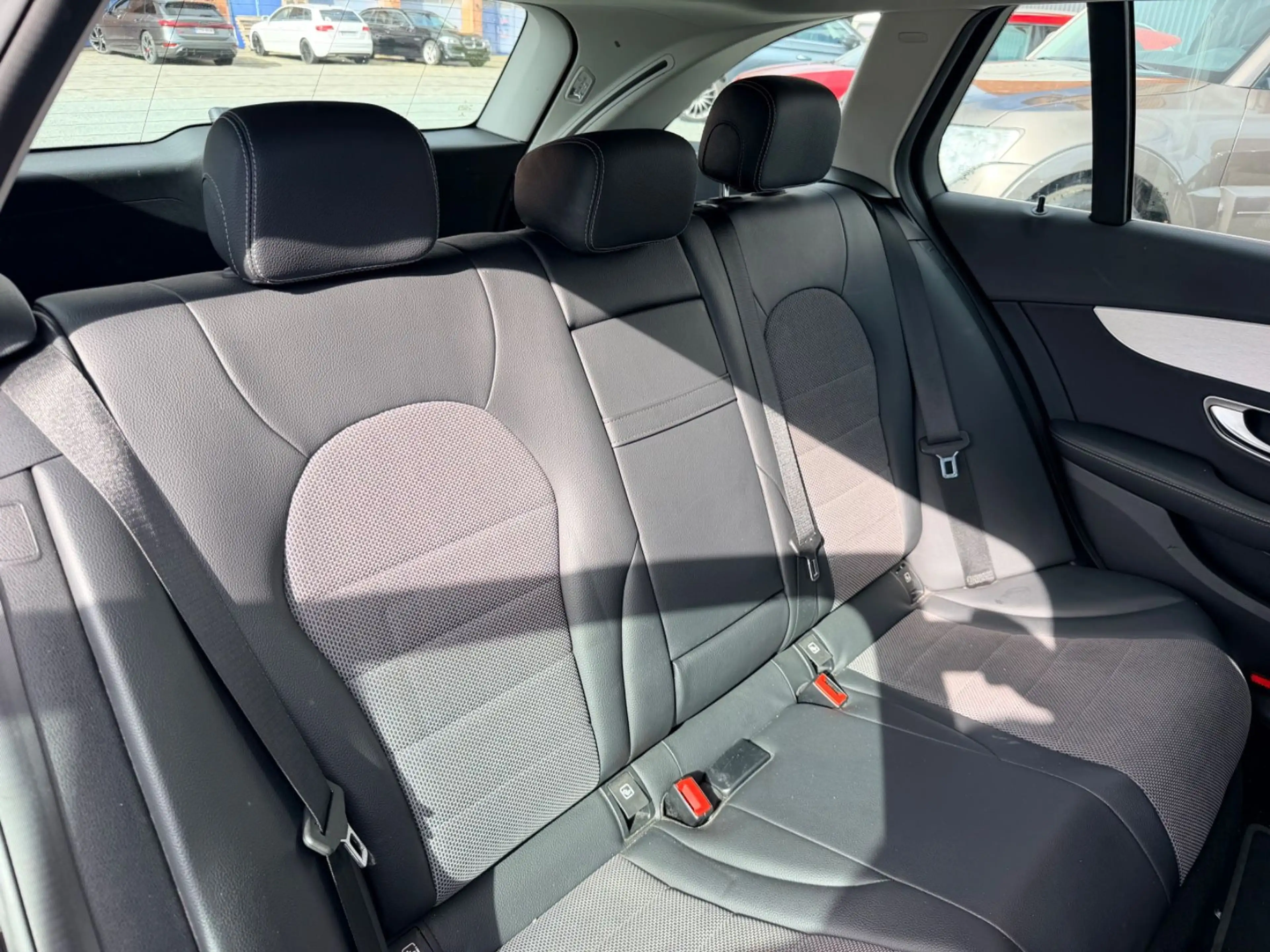 Mercedes-Benz C 180 T-Modell Avantgarde / LED / Kamera / PDC — photo 14