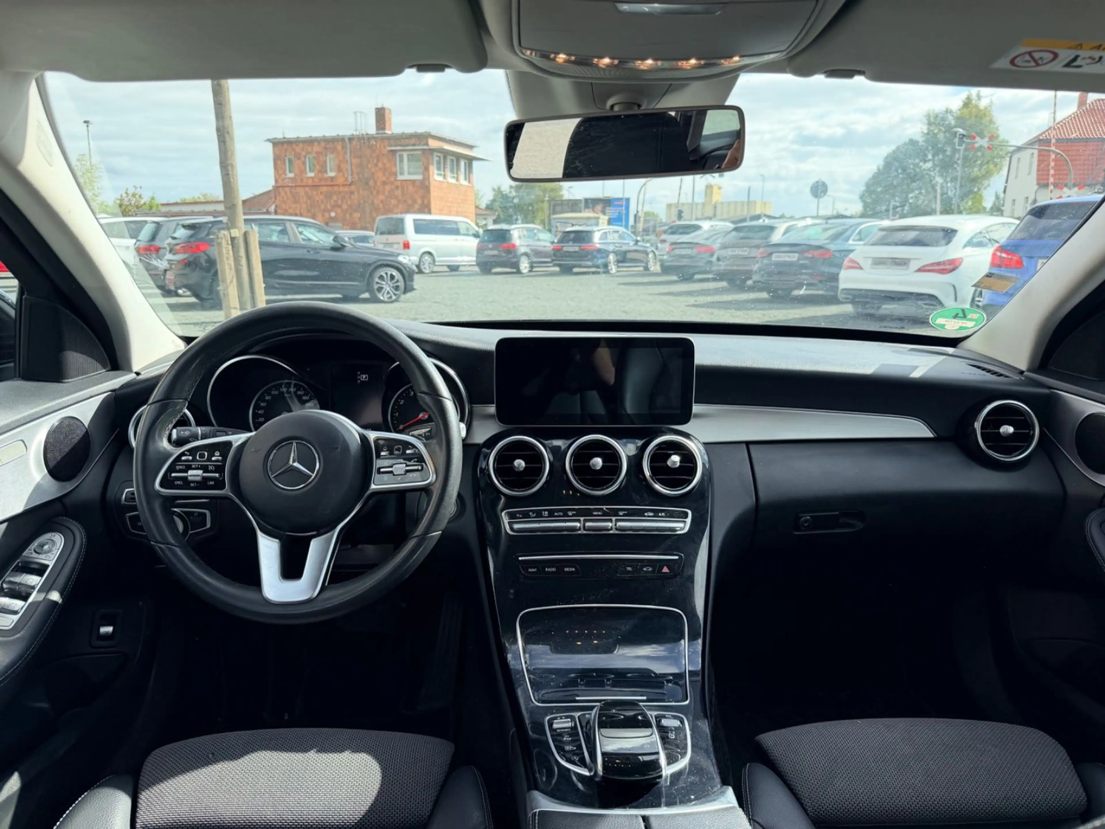 Mercedes-Benz C 180 T-Modell Avantgarde / LED / Kamera / PDC — photo 9