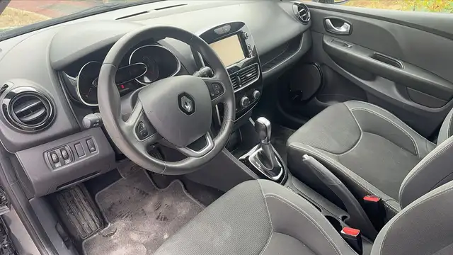 Renault Clio view 8