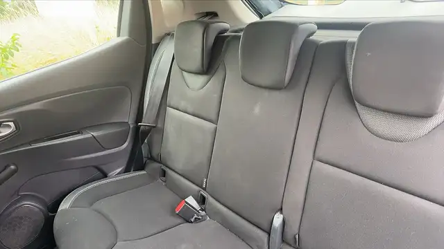 Renault Clio view 9