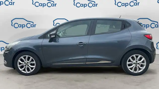 Renault Clio view 2