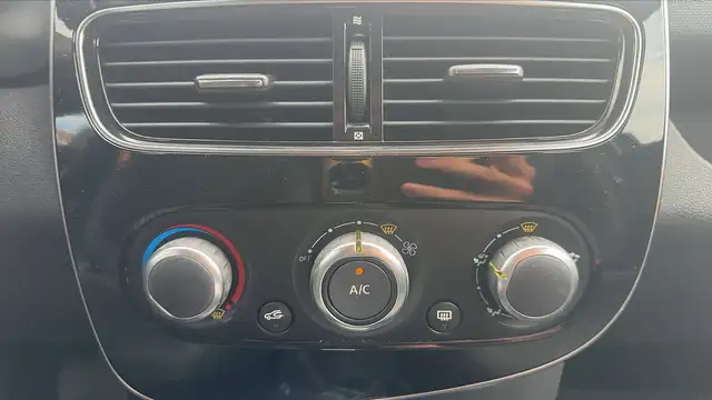 Renault Clio view 13