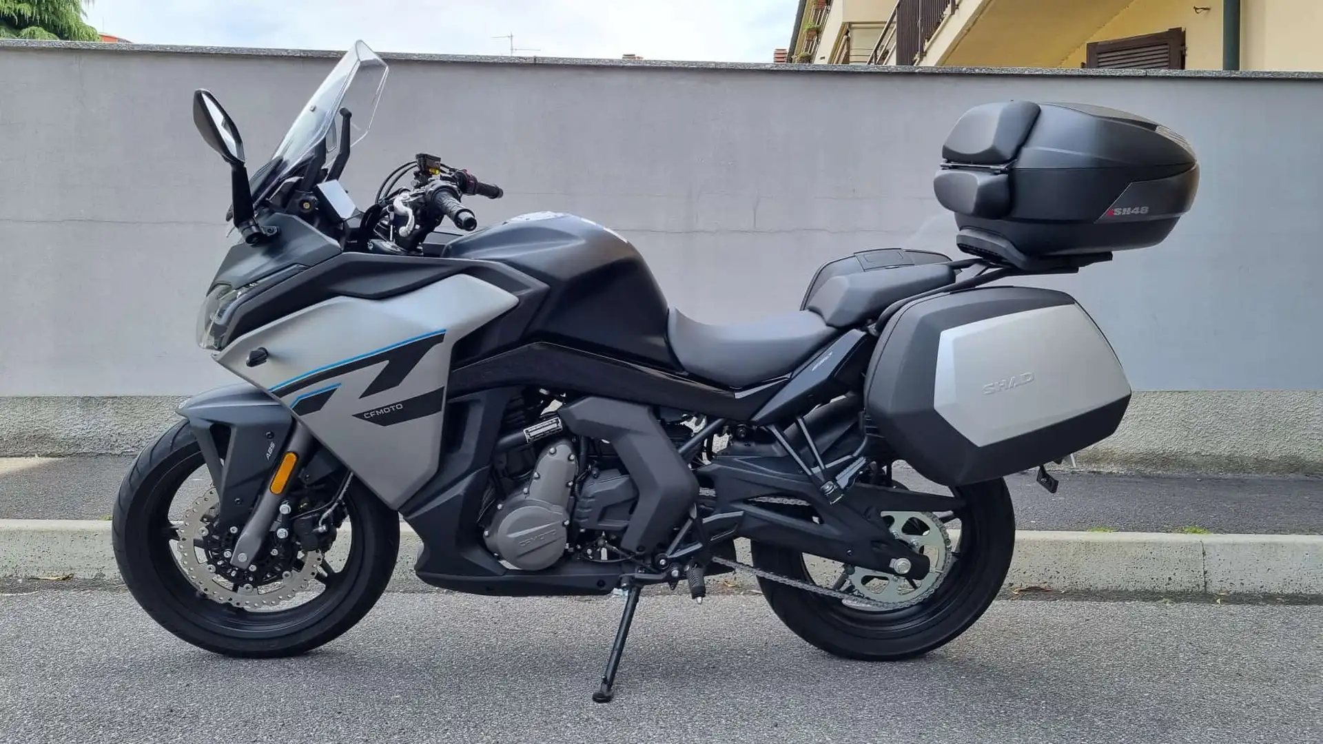 CFMOTO 650GT Grigio - 2