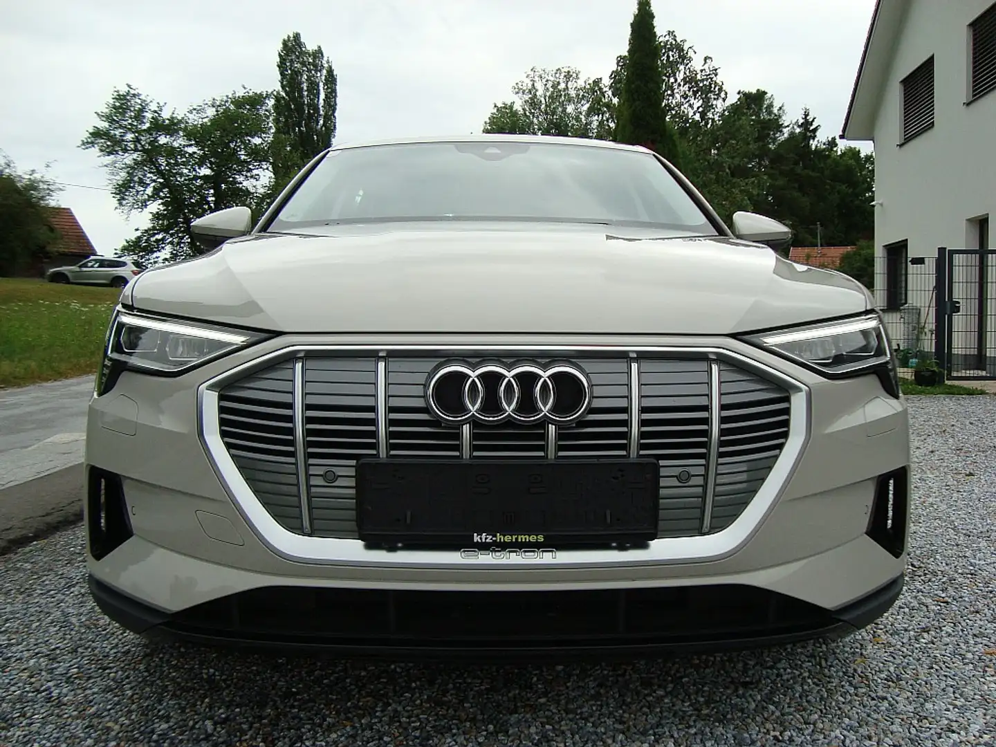 Audi e-tron 55 quattro Massage/Belüftung Garantie !! Beige - 1