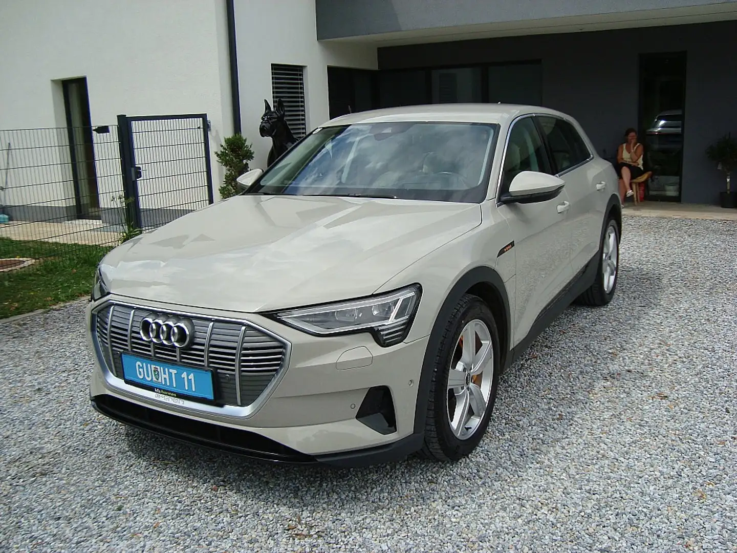 Audi e-tron 55 quattro Massage/Belüftung Garantie !! Beige - 2