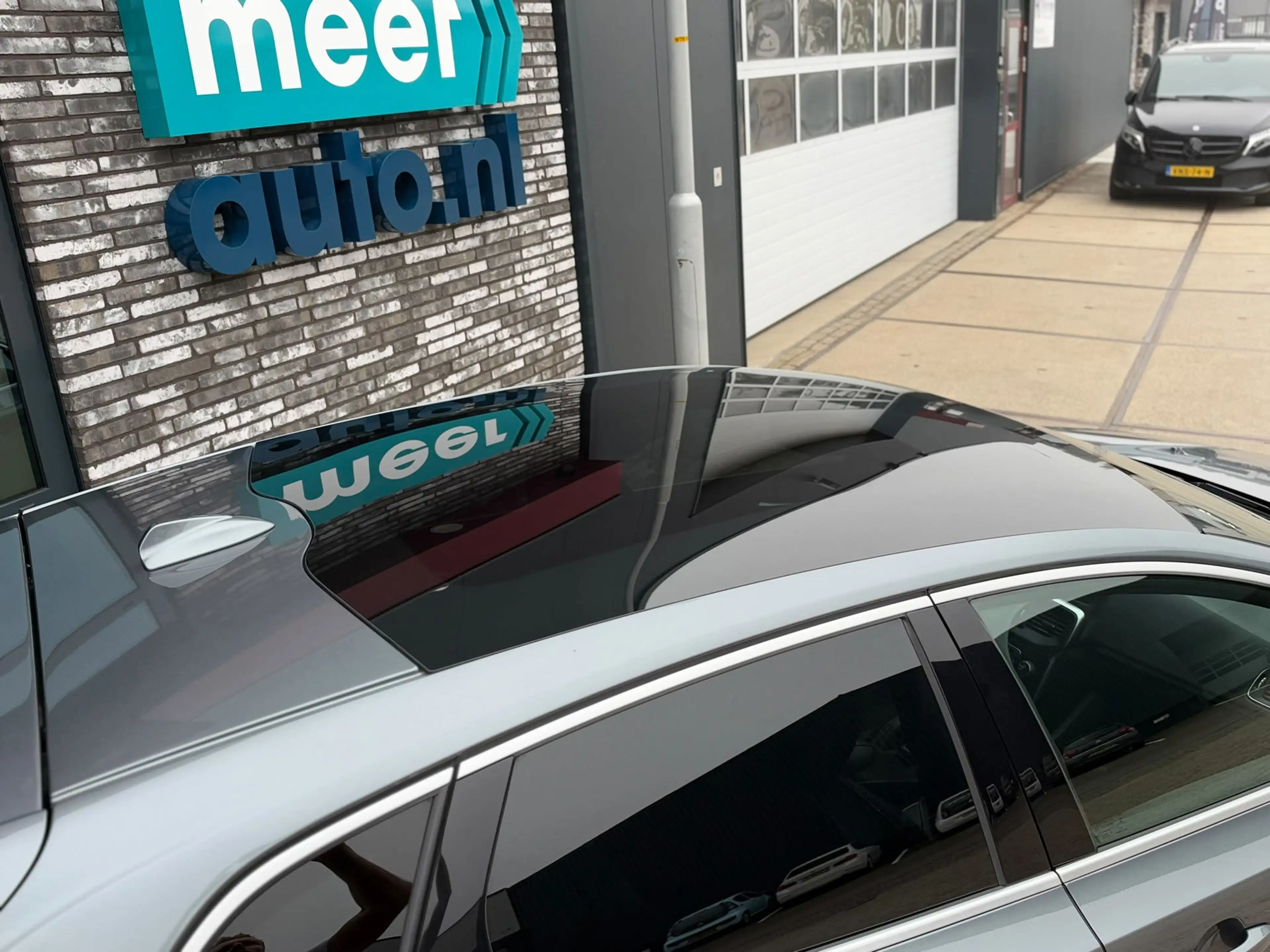 Volvo V40 1.5 T3 Polar+ Sport R-Design PANO l CAMERA l KEYLE — photo 5