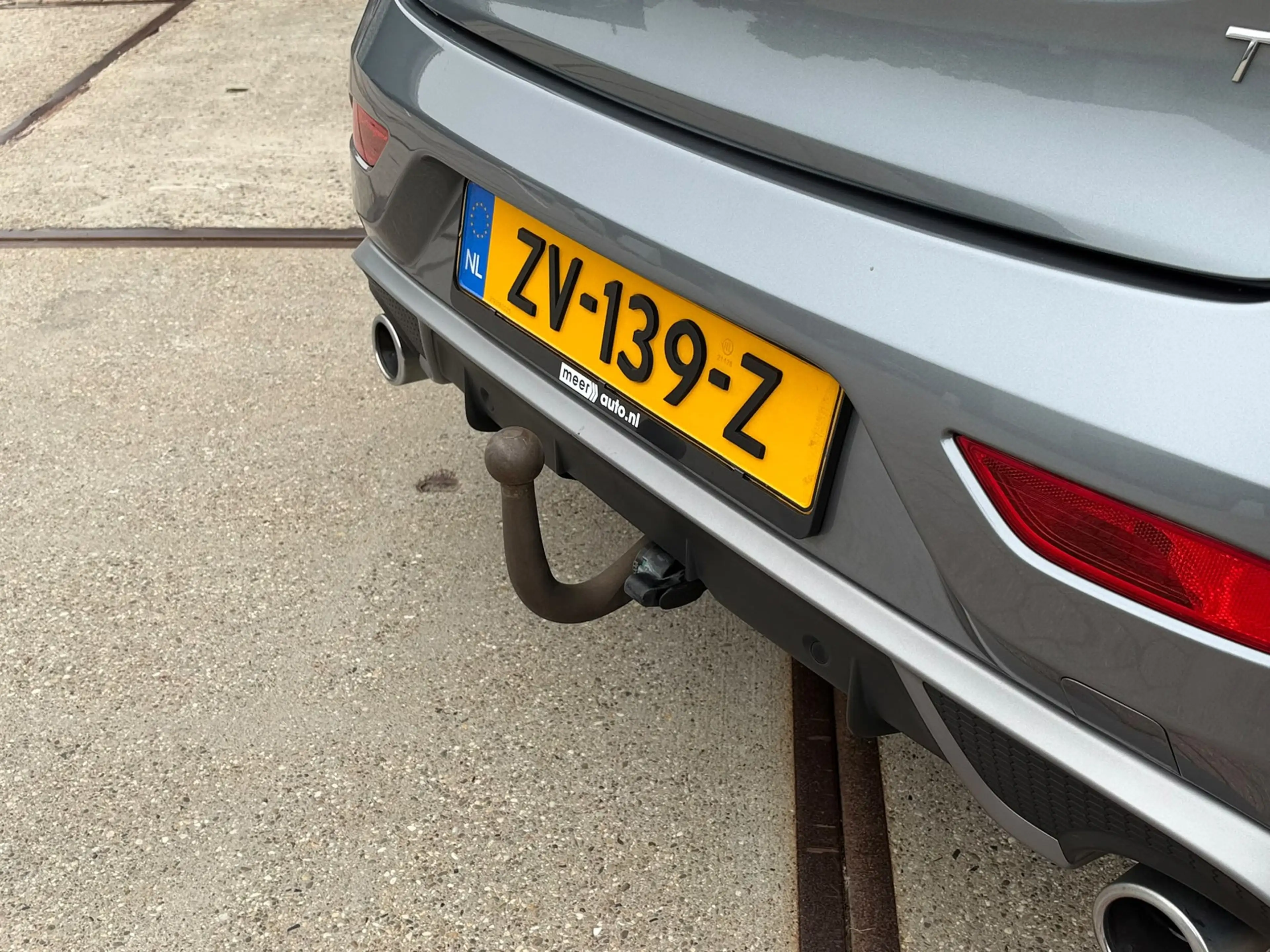 Volvo V40 1.5 T3 Polar+ Sport R-Design PANO l CAMERA l KEYLE — photo 20
