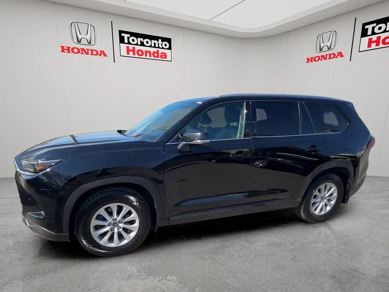 Toyota Grand Highlander снимка Toyota Grand Highlander