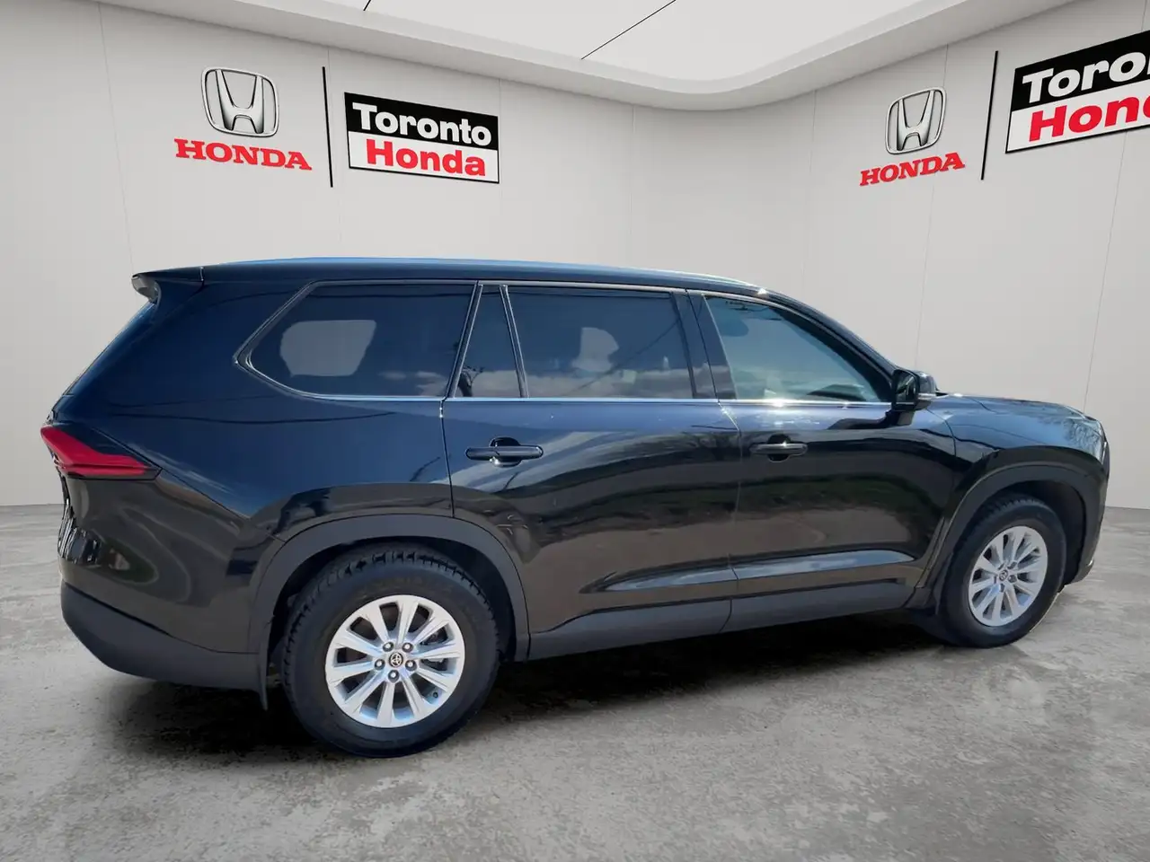 Toyota Grand Highlander снимка Toyota Grand Highlander