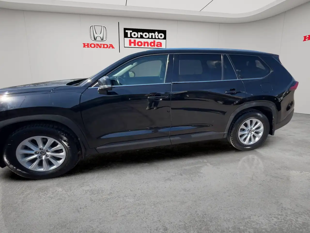 Toyota Grand Highlander снимка Toyota Grand Highlander