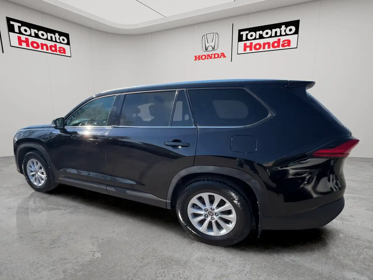 Toyota Grand Highlander снимка Toyota Grand Highlander