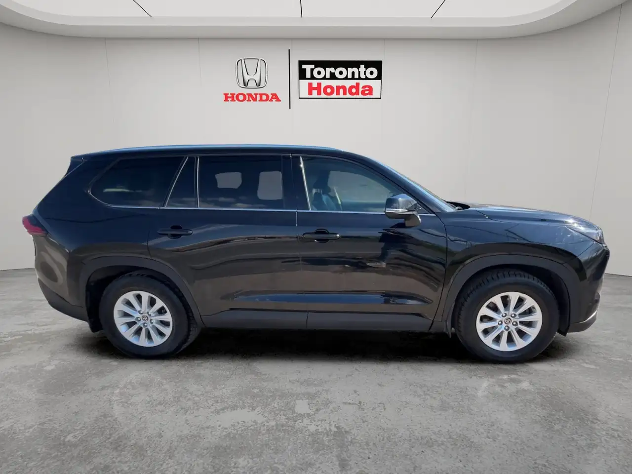 Toyota Grand Highlander снимка Toyota Grand Highlander