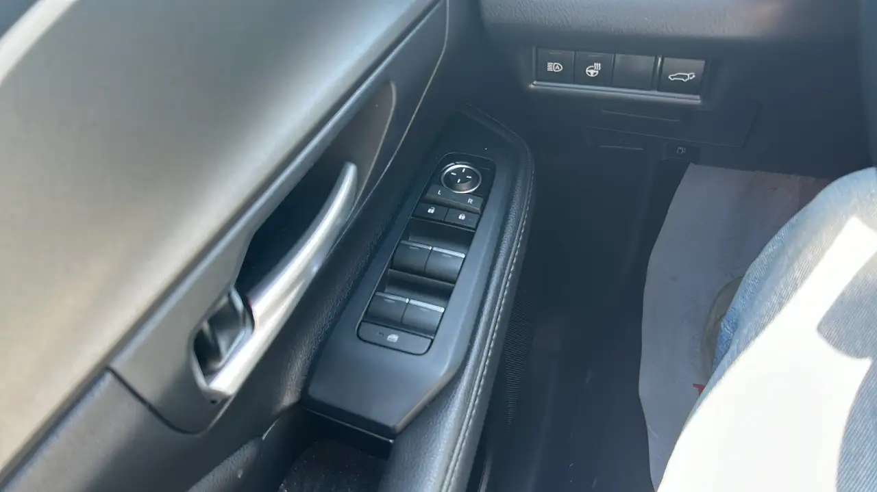 Toyota Grand Highlander снимка Toyota Grand Highlander