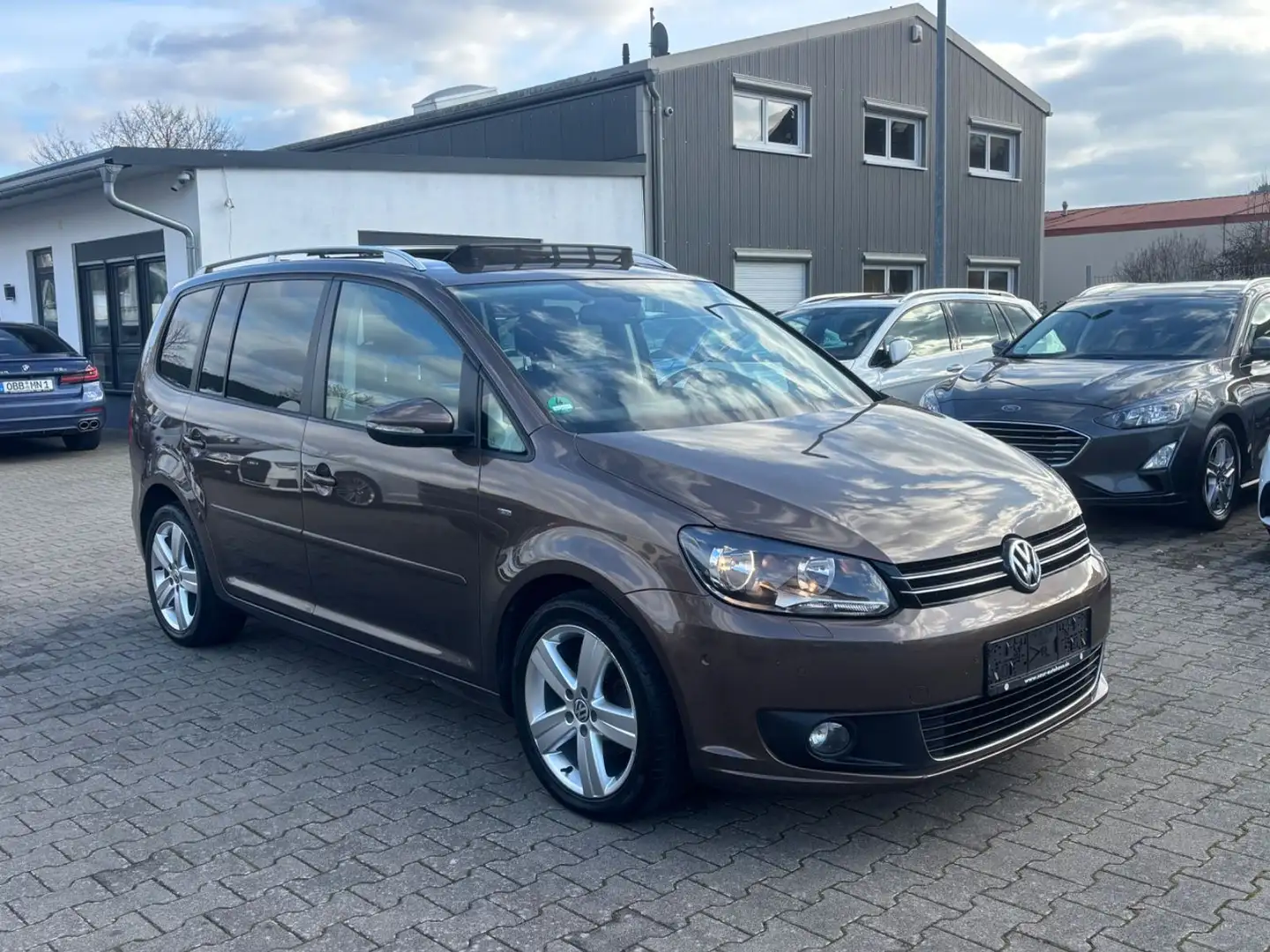 Volkswagen Touran 1.6 TDI Cup 7 Sitze Panorama AHK Braun - 2