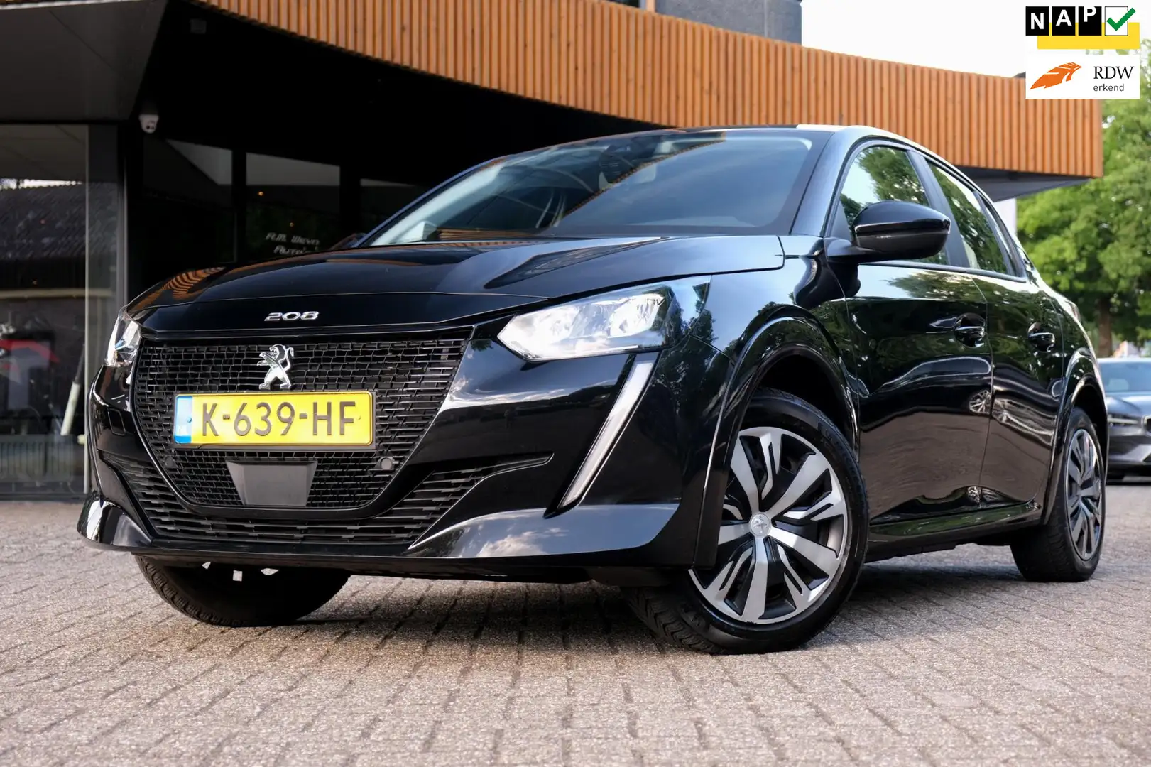 Peugeot e-208 EV Active 50 kWh/Lane Assist/Clima/PDC/Carplay/DAB Zwart - 1