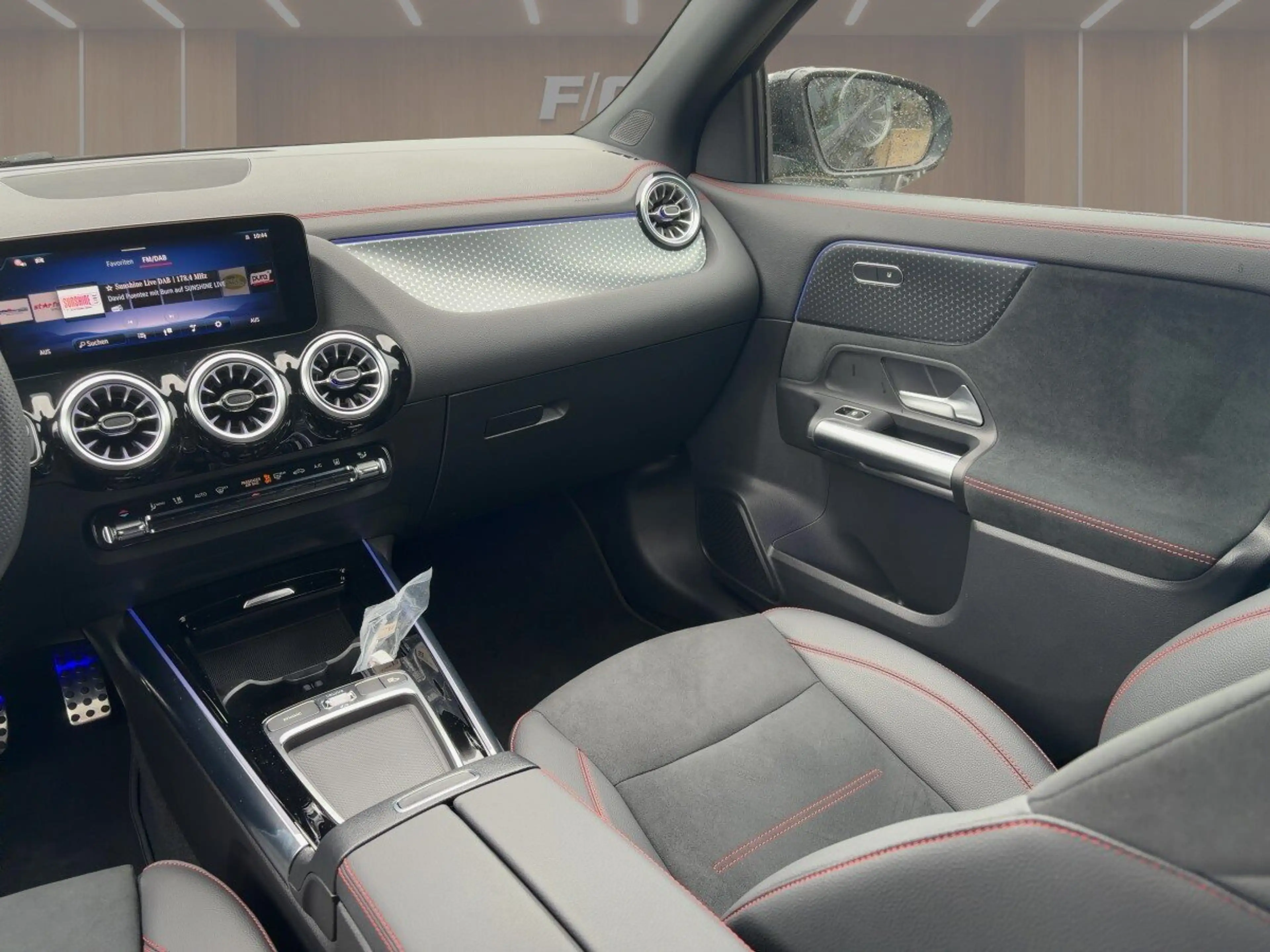 Mercedes-Benz EQA 350 EQA 350 4M AMG+360+LED+NIGHT+AHK+TOTW+EL.HECKKLA — photo 9