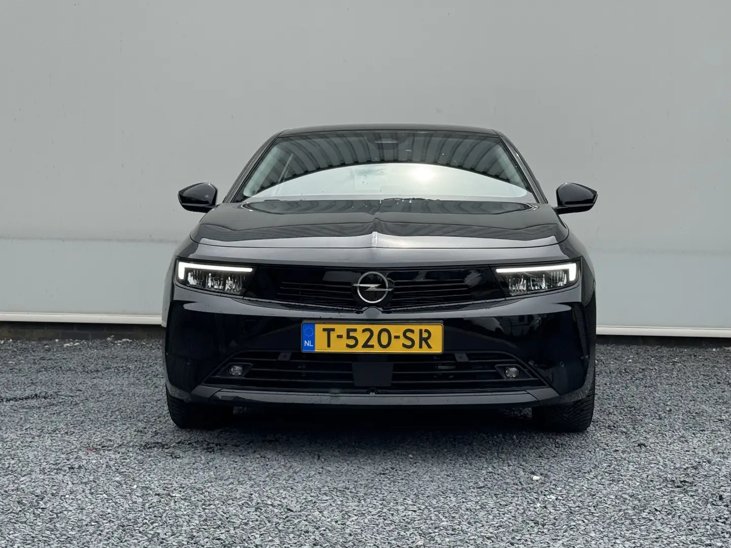 Opel Astra Sports Tourer Hybrid Edition 180 PK | Apple Carpla Noir - 2