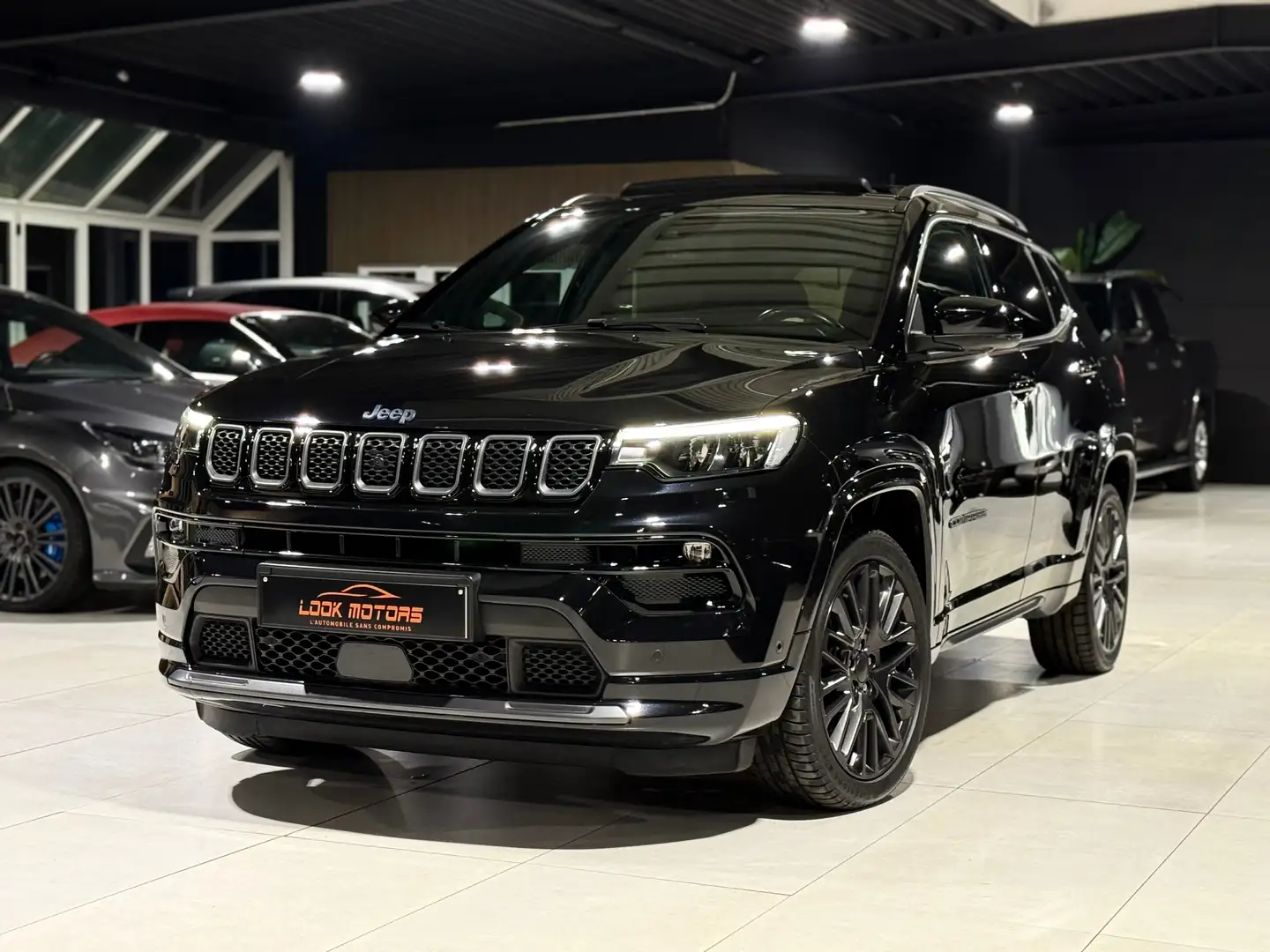 Jeep Compass S 1.3 T4 4Xe PHEV AT6 179cv PANO CARPLAY CAM360 Schwarz - 1