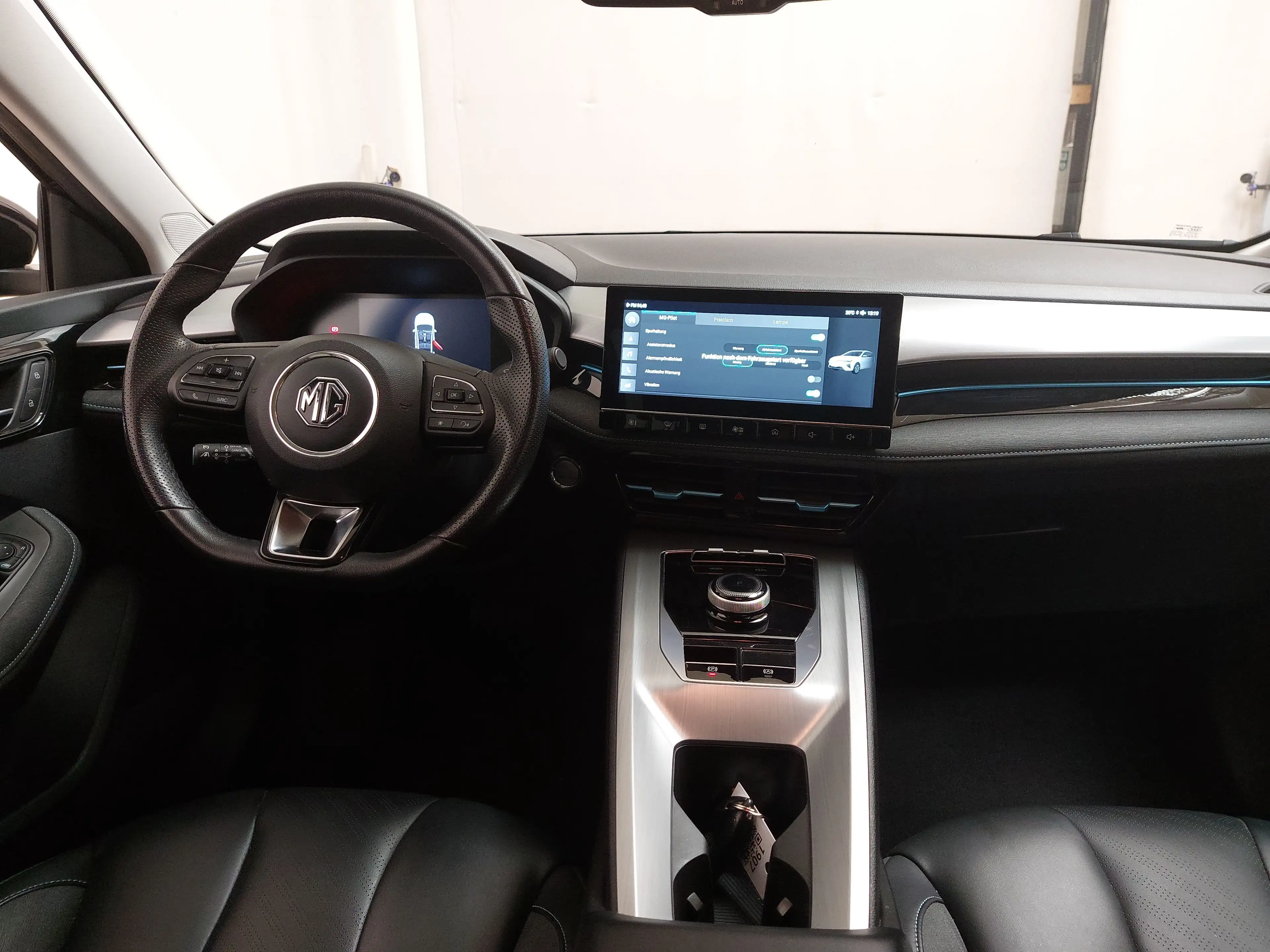 MG MG5 Electric Luxury NAVI LED LEDER SHZ PDC AHK — photo 16