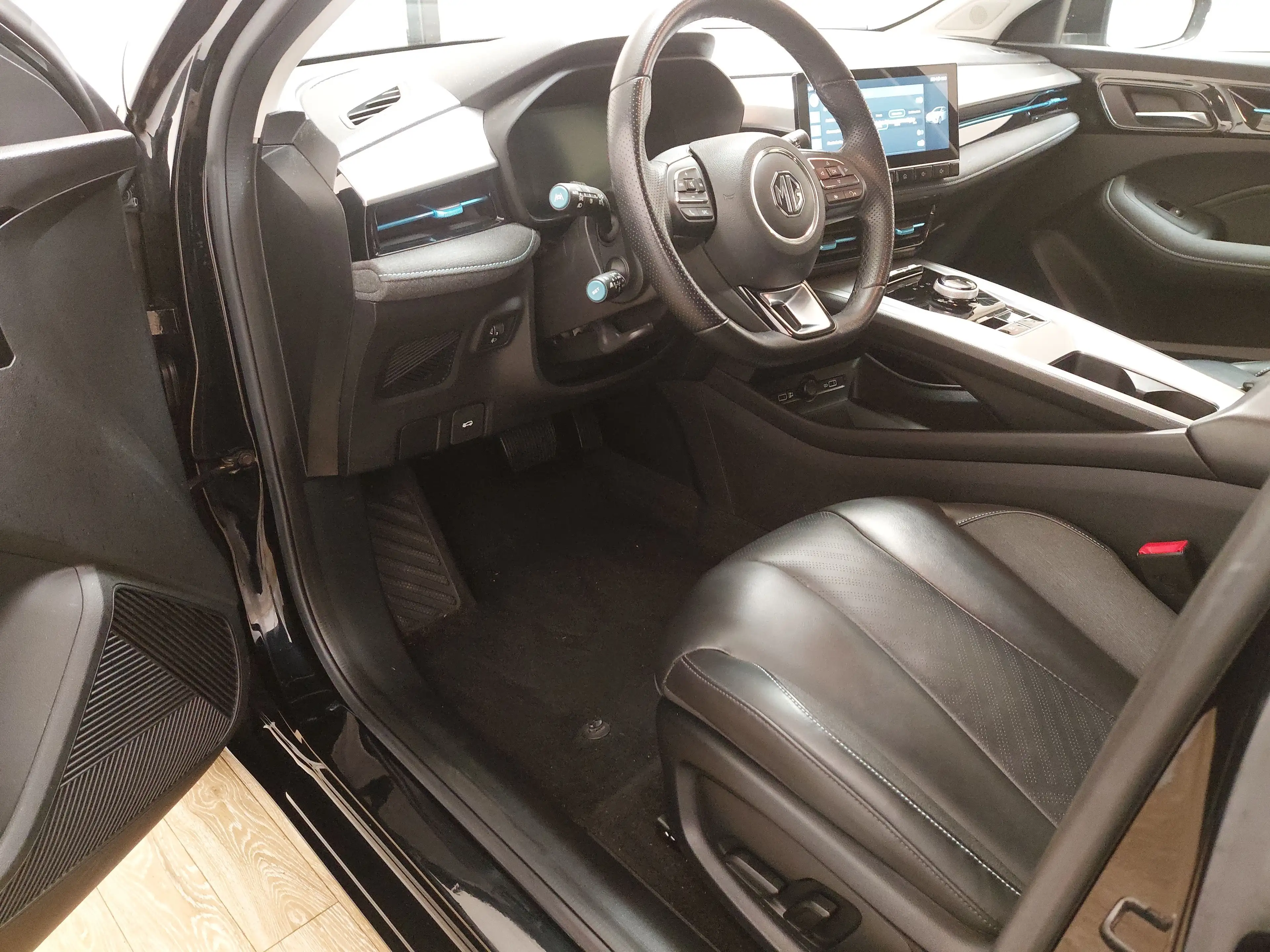 MG MG5 Electric Luxury NAVI LED LEDER SHZ PDC AHK — photo 6