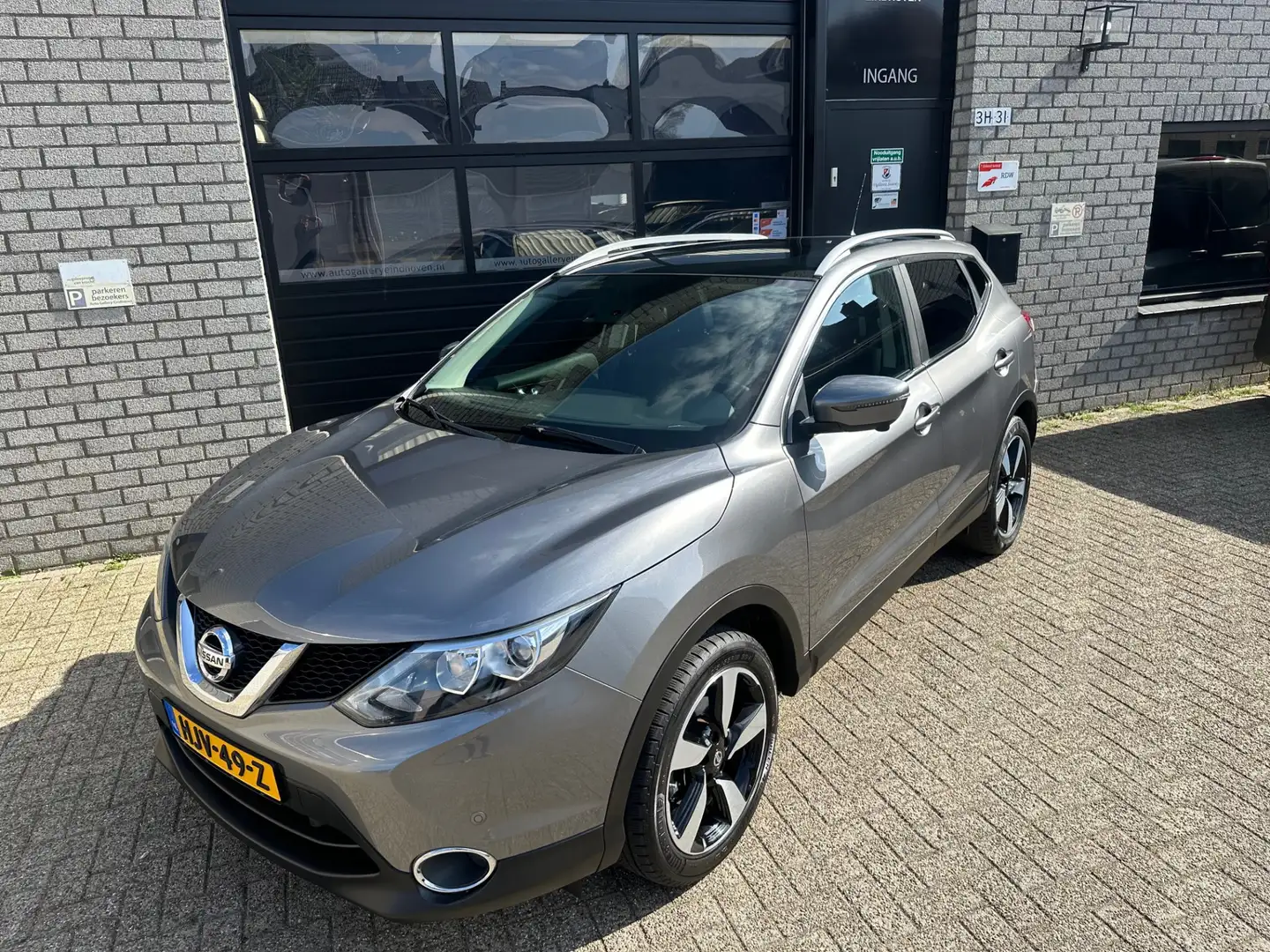 Nissan Qashqai 1.2 N-Connecta 360 Camera*PANO-DAK*NAVIGATIE*Cruis Gris - 1
