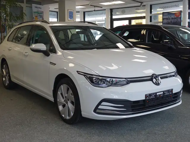 Volkswagen Golf Variant 1.5 TSI Style +AHK+Standheizung+SHZ hinten