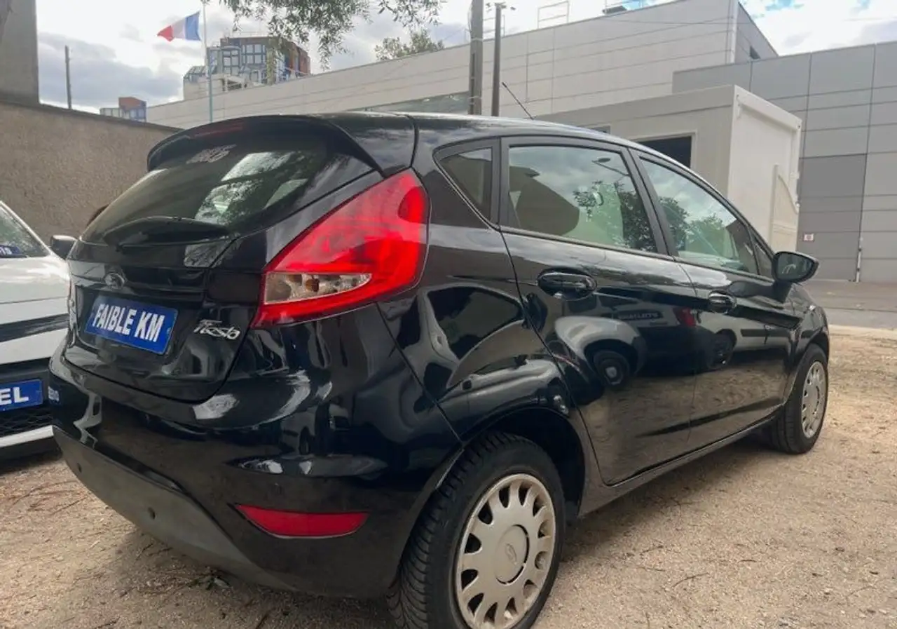 Ford Fiesta 5 portes — photo 5