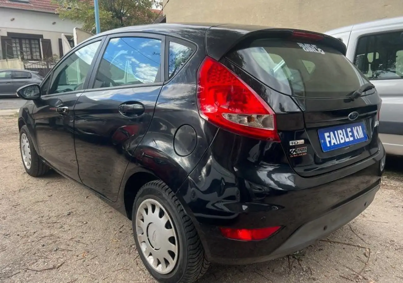 Ford Fiesta 5 portes — photo 4