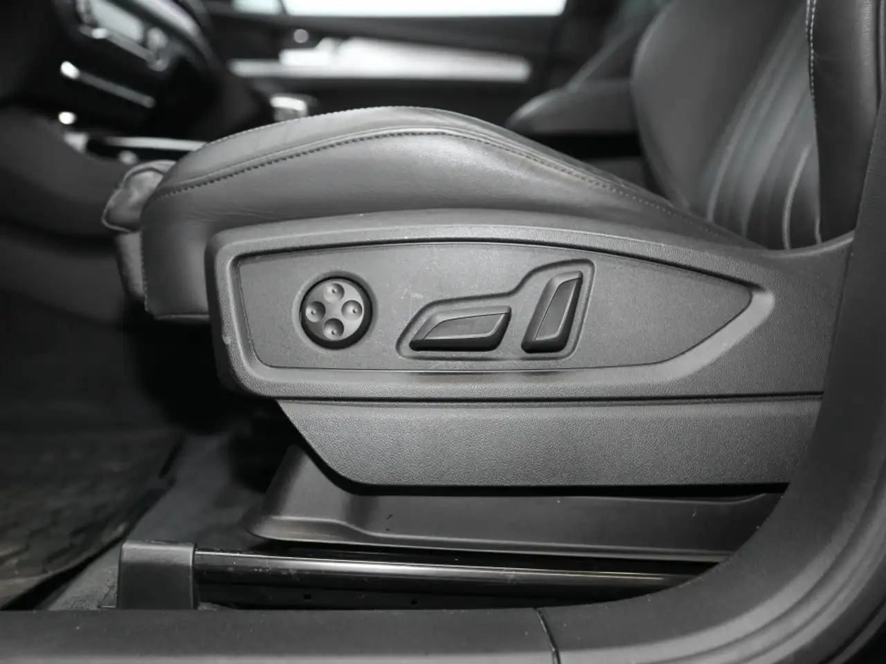 Audi Q5 снимка Audi Q5